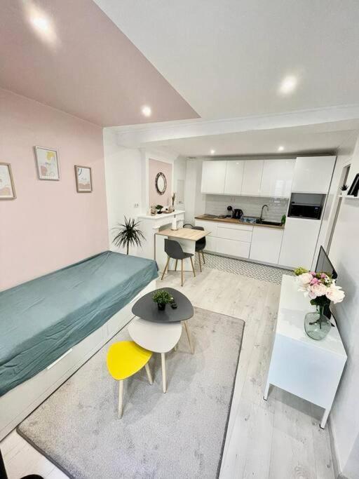 Joli Studio Cozy Tout Equipe Hyper Centre Saintes Exteriér fotografie